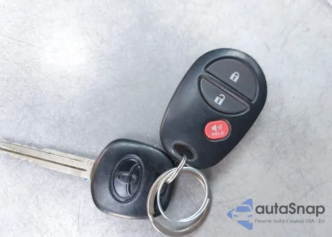 2013 Toyota Tundra Grade 5.7L V8 z USA, uszkodzony, nr VIN 5TFEY5F10DX146116